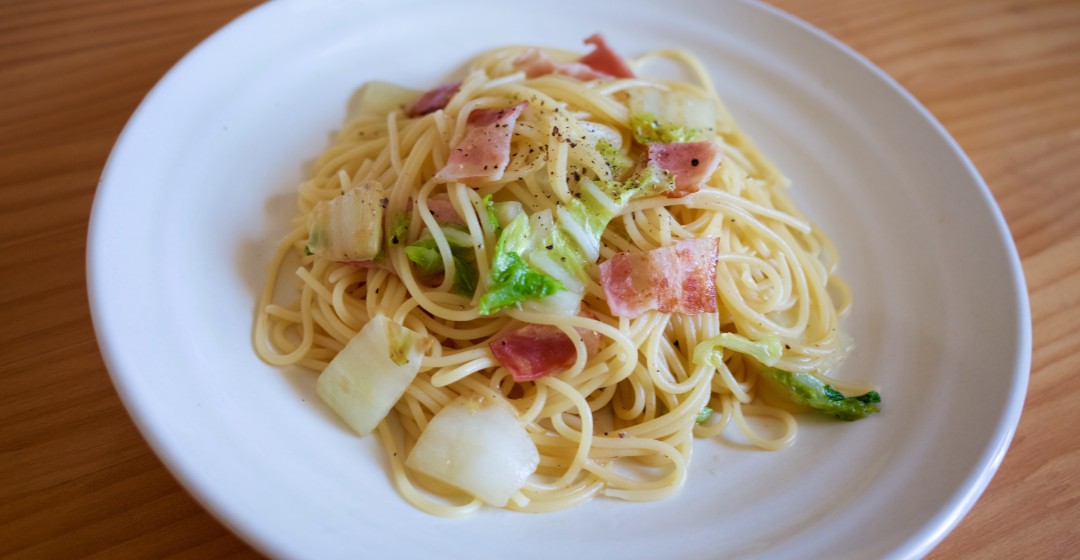 白菜の甘み感じる!!白菜とベーコンのバターしょう油パスタ