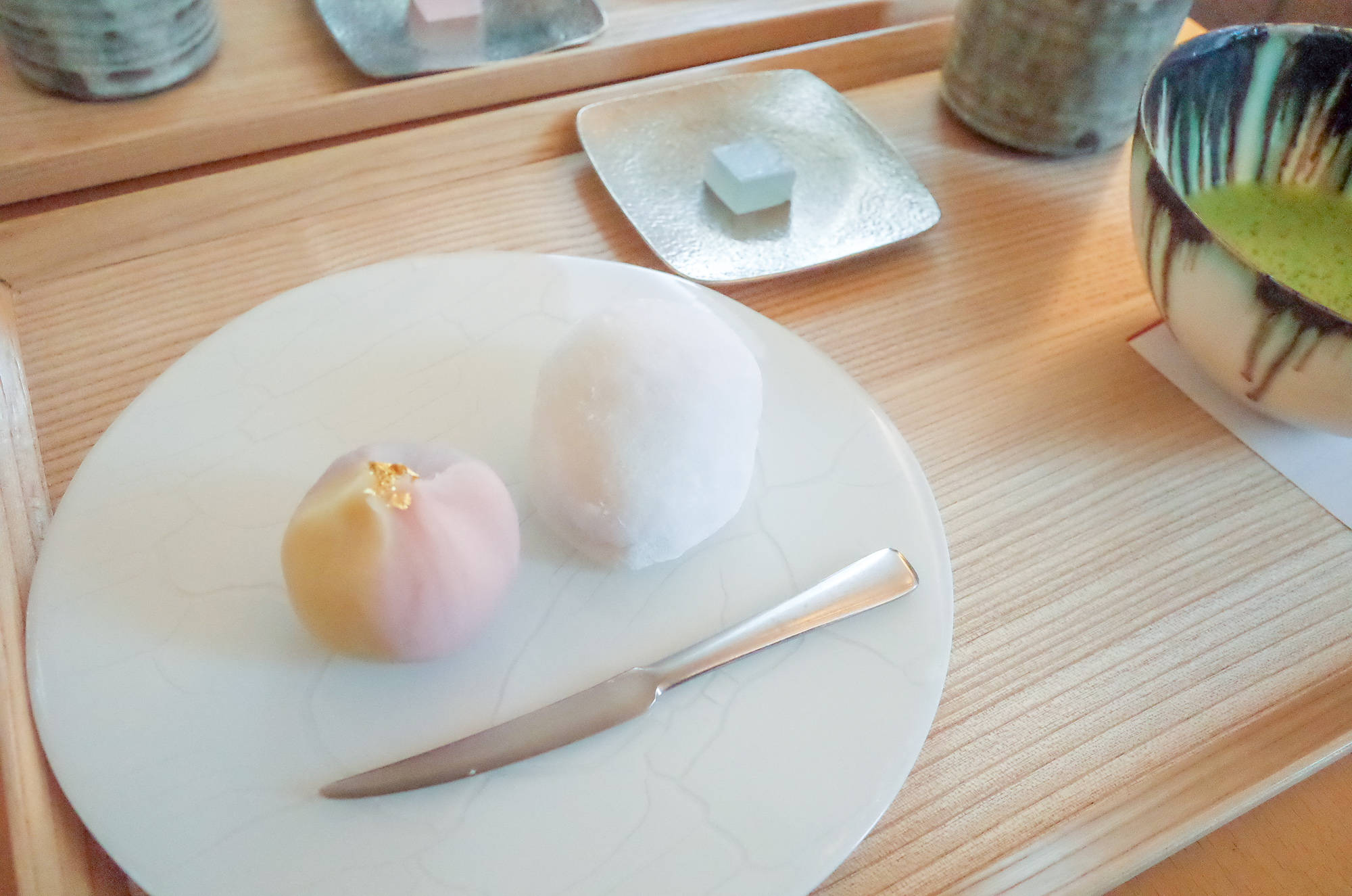 和モダンのおしゃれな和菓子屋さん「菓匠 花桔梗」の季節のフルーツ餅